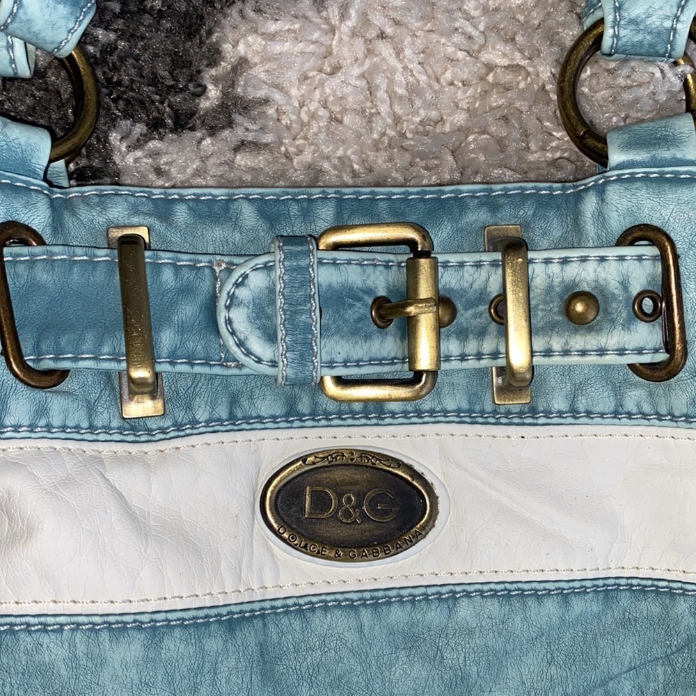 Small Hand Bag - Picture 2 of 11